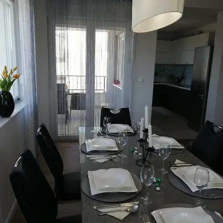 Nia Apartment